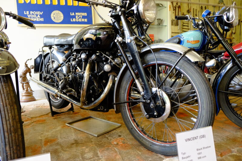 ディーキルヒ国立自動車歴史博物館のバイク展示（ビンセント）