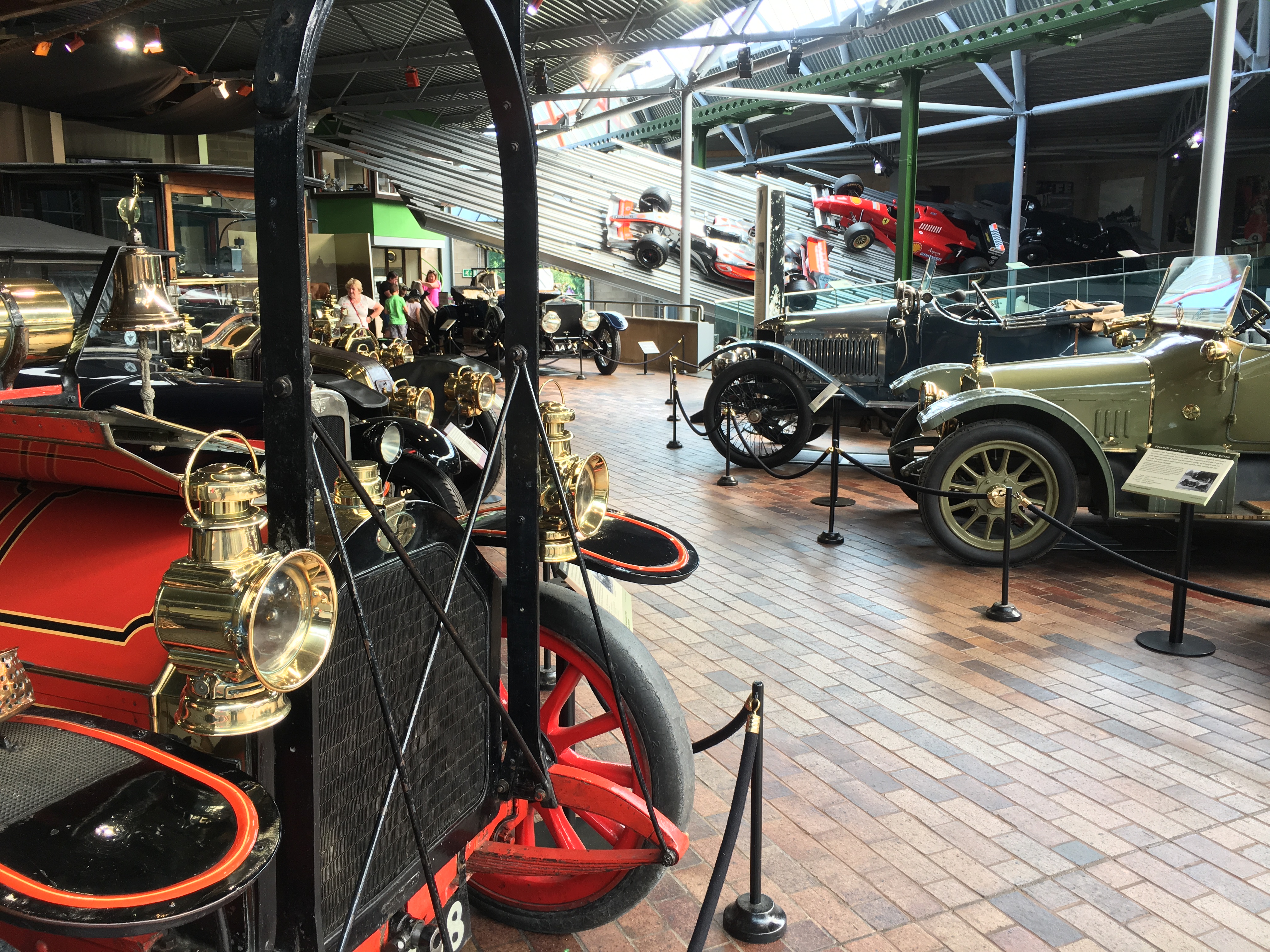 イギリスの国立自動車博物館ビューリーの展示風景