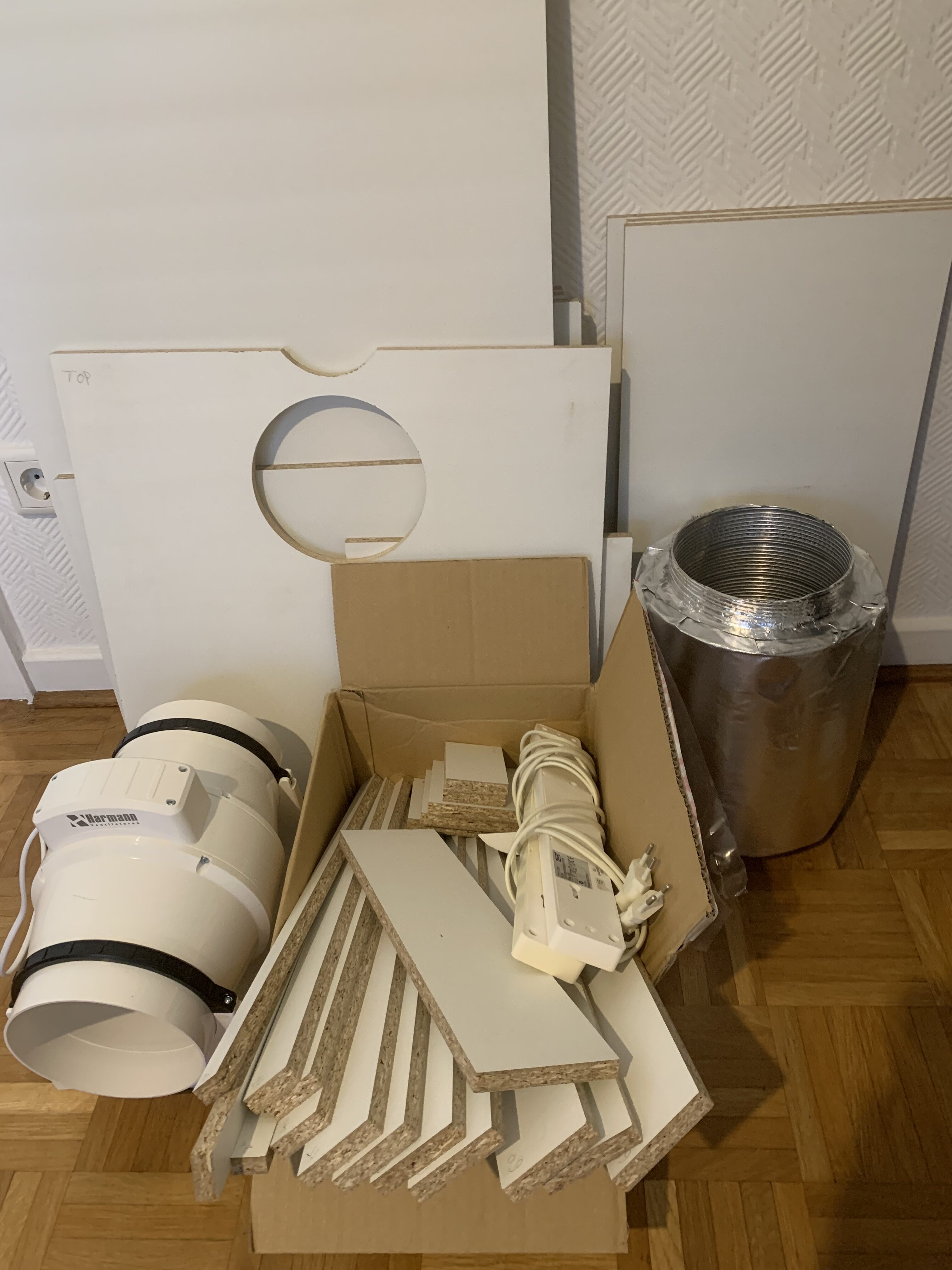 塗装ブースの部品を揃えたところ
