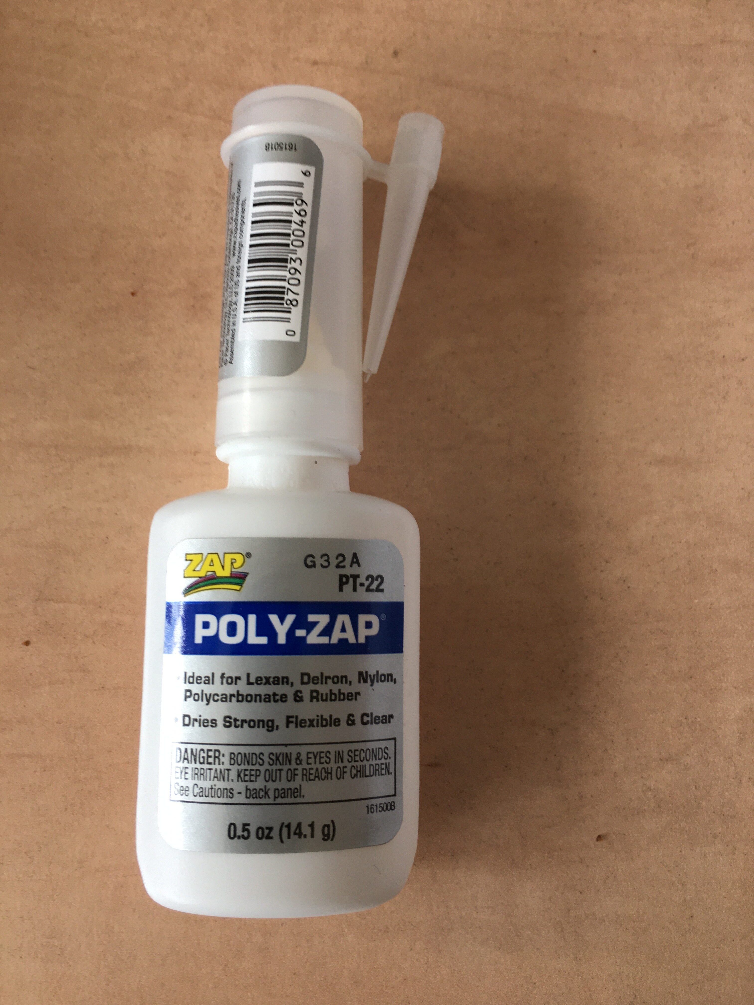 ナイロン系樹脂にも使える接着剤 POLY-ZAP