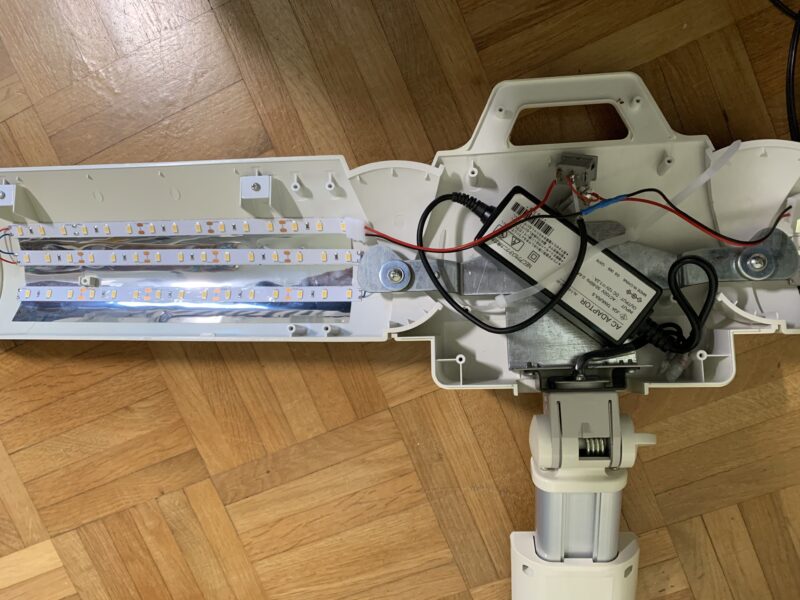 学習机の蛍光灯照明をLED化