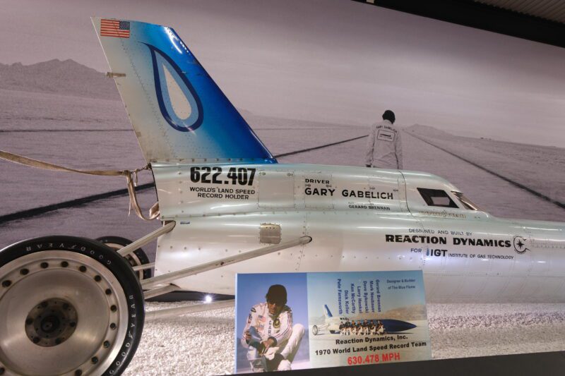 ドイツはジンスハイム博物館にある速度記録車　ブルーフレイム号 実物写真、コクピット部の側面形状