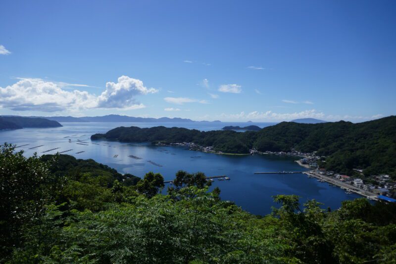 紫電改が沈んでいた愛媛系、久良湾の眺め