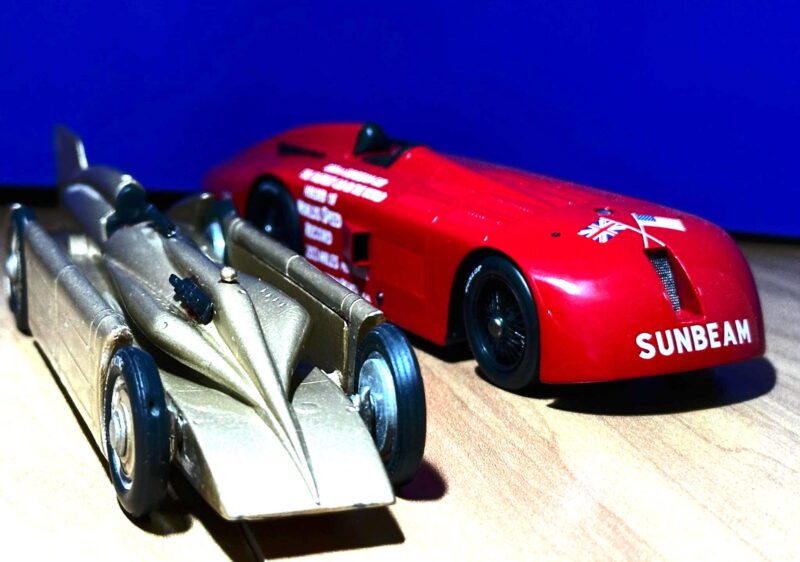 速度記録車サンビーム1000HPとゴールデンアローの1/43ミニカー