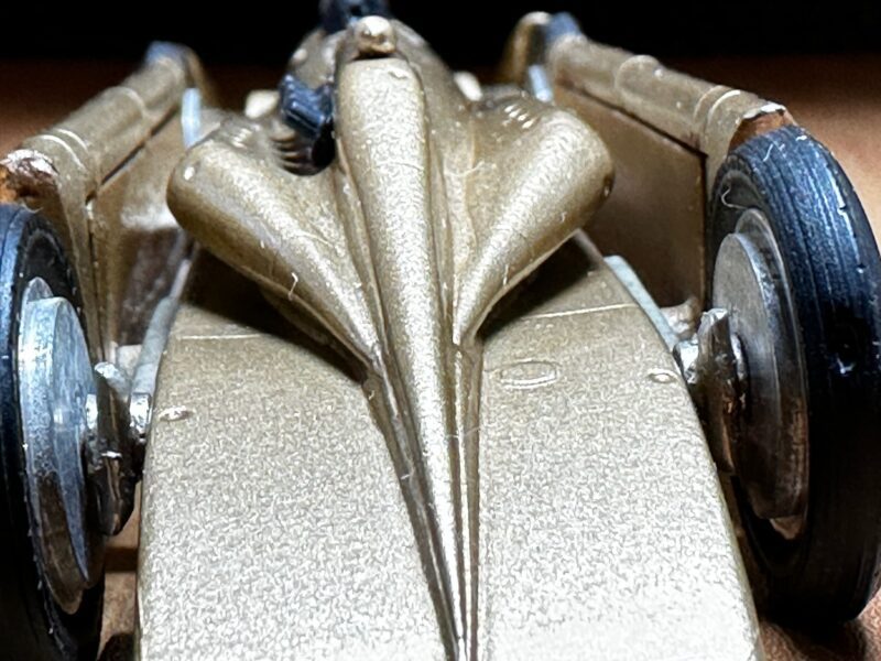 速度記録車ゴールデンアローのミニカー